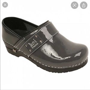 KOI by Sanita patent leather clog 37 (us7)